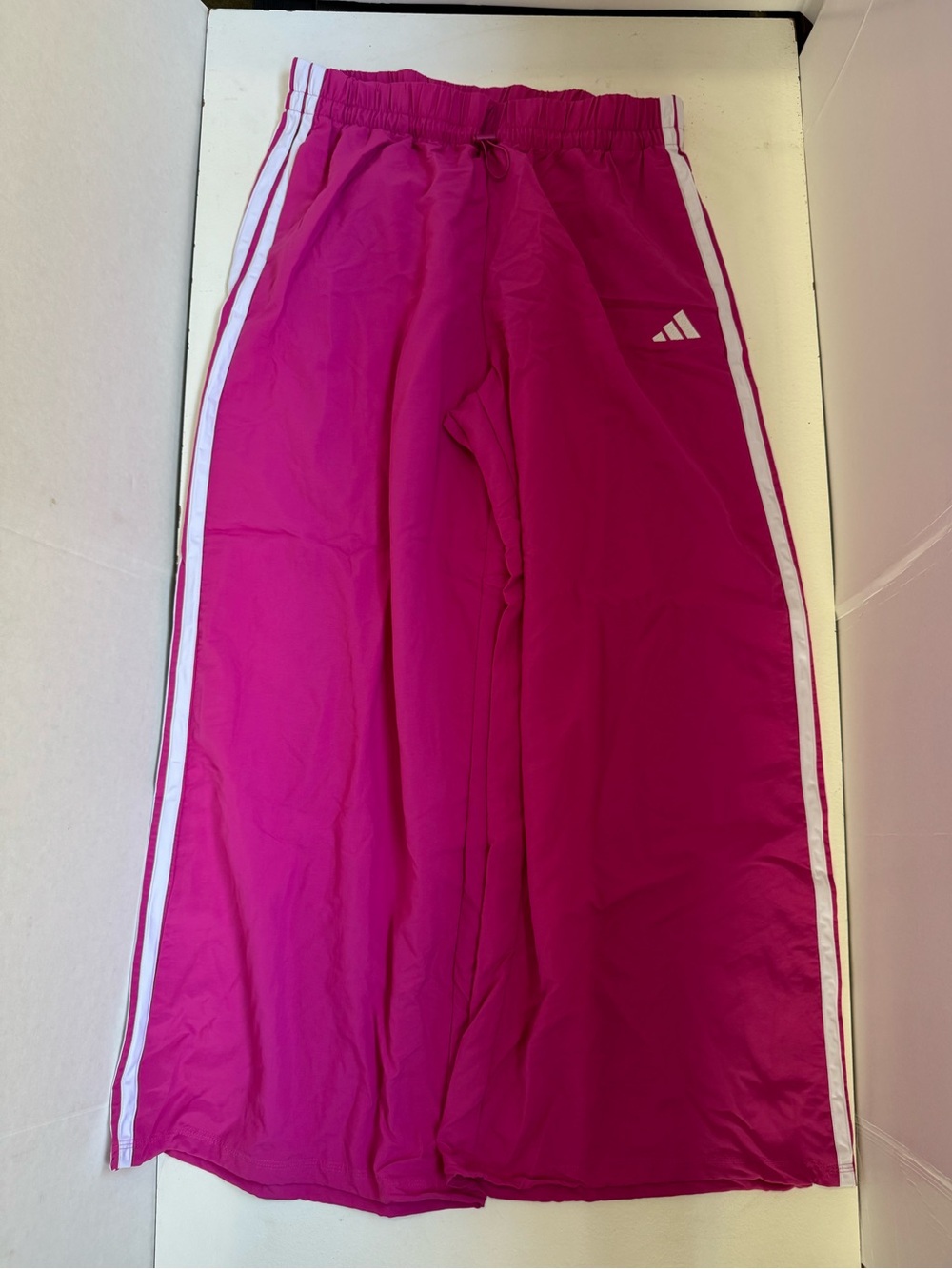 ADIDAS performance essentials 3-stripes lifestyle woven parachute pants size L